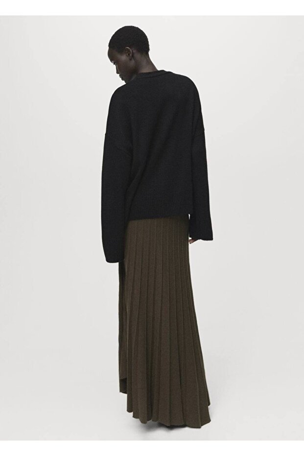 V-Neck Oversized Cardigan - 4