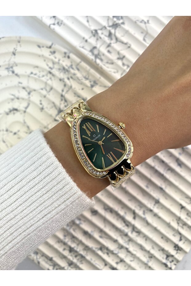 Vintage Green Gold Women's Wristwatch with Triangle Stone Detail