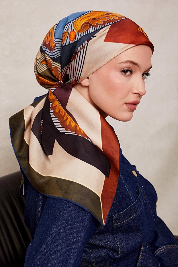 وشاح حريري بنمط مختلط من قماش التويل باللون النيلي - 1