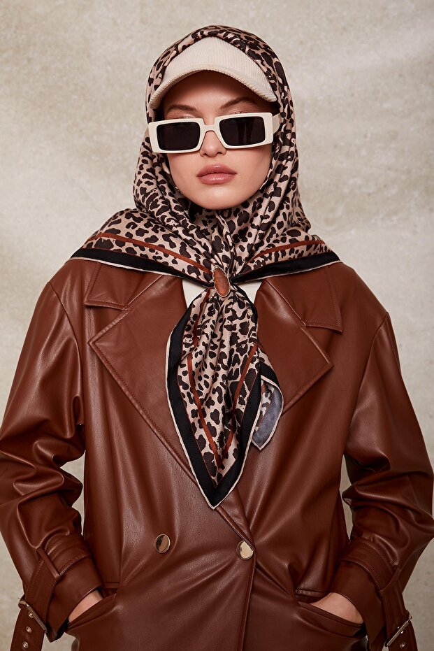 Black Leopard Pattern Twill Silk Scarf - 1