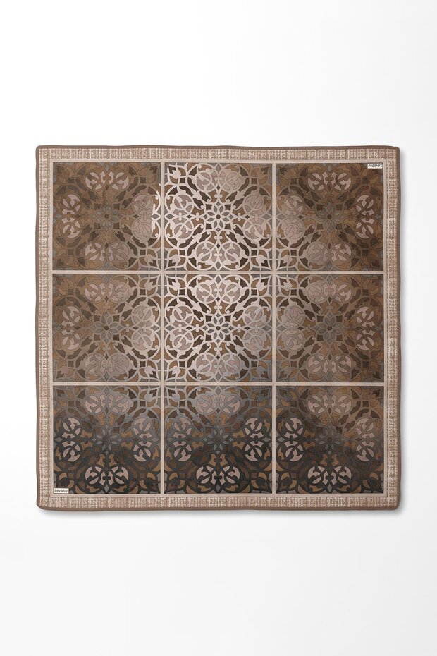 وشاح حريري بنمط فيكتور من فرو المنك - 3