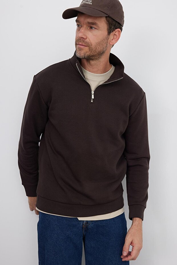 Unisex Relax Fit Comfortable Cut Cotton Fleece Lined Half Zipper Brown Stand Collar Sweatshirt