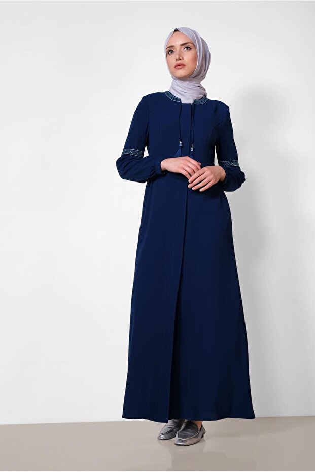 أكمام مطرزة بأزرار مخفية FERACE 8301