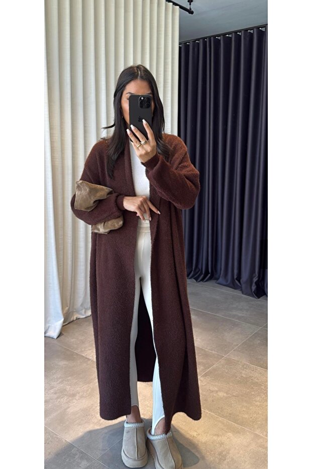 Atelier Women's Brown Oversized Long Soft-Textured Knit Cardigan