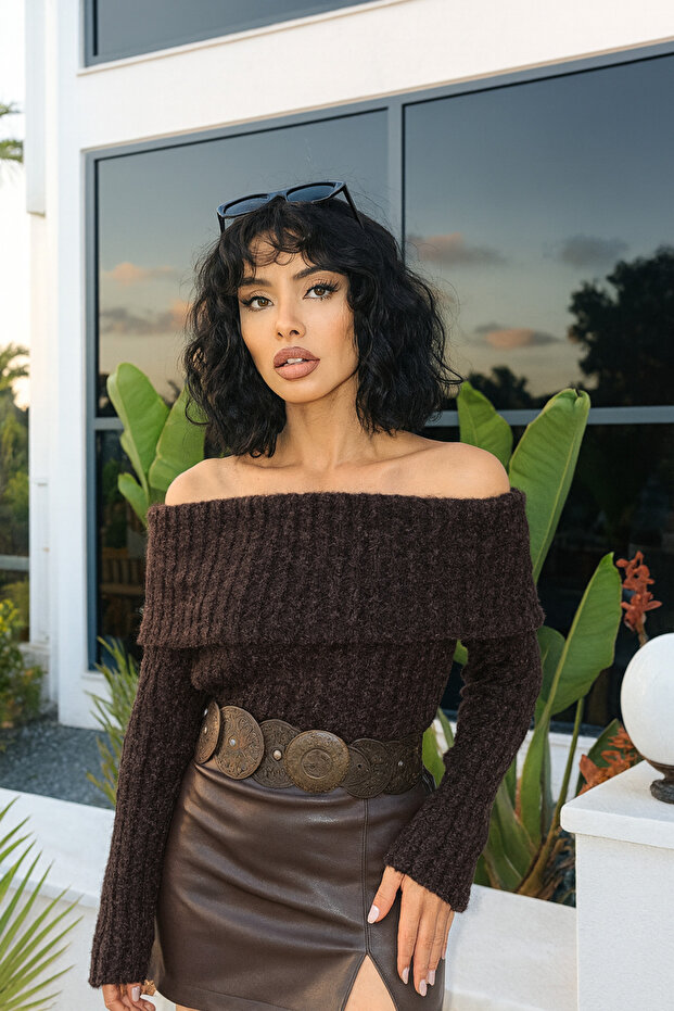 Women's Bitter Brown Textured Carmen Collar Sweater