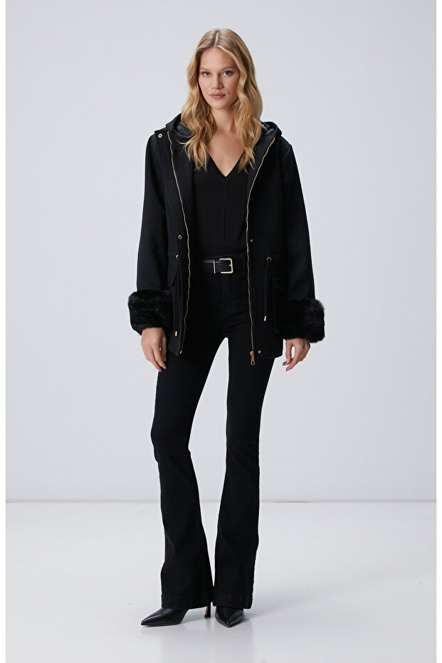 Siyah Kapüşonlu Manto - 3