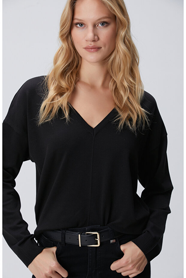 Siyah V Yakalı Basic Kazak - 2