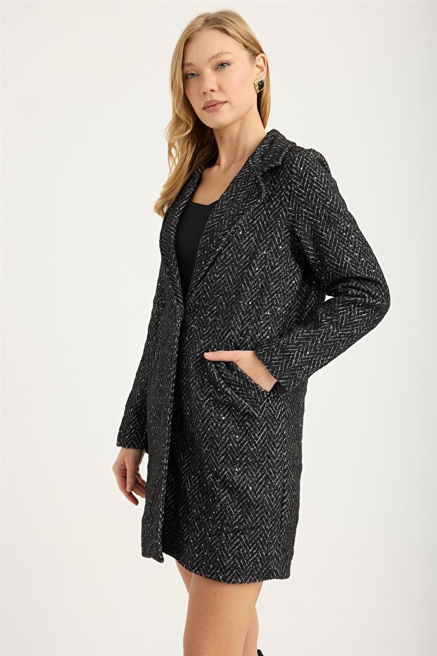 سترة طويلة مزينة بالترتر بجيبين بنمط جلد السمك - 3