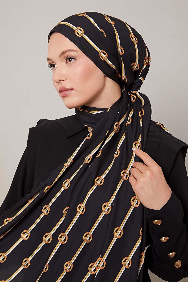 شال نادي بنمط مخطط باللونين الأسود والذهبي