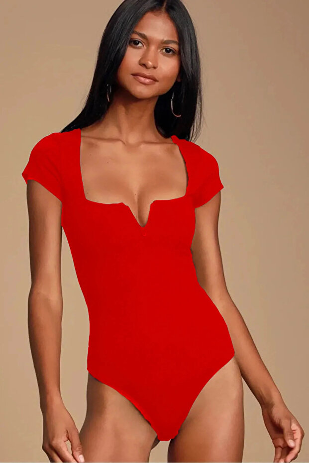 Women's Red Chest-Cut-Out V-Neck Detailed Square Neck Short Sleeve Silk Jersey Gathering Bodysuit
