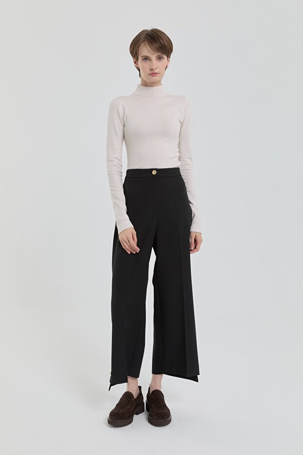 Black double leg pipe pants