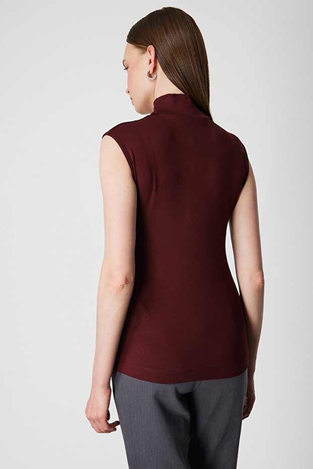 بلوزة أساسية بدون أكمام بياقة واقفة - 4