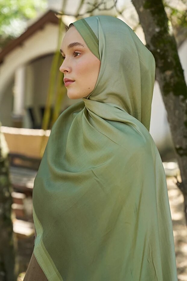 شال بنمط متدرج مستوحى من اللون الأخضر - 4