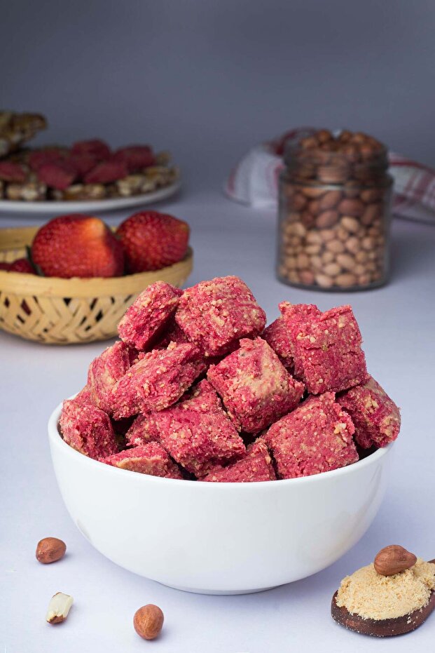 Foods Strawberry Groundnut Chikki