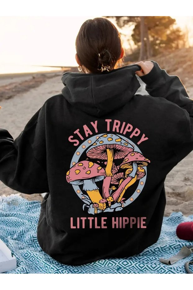Printed Hoodie – Stylish Model Reflecting Modern Streetwear Style