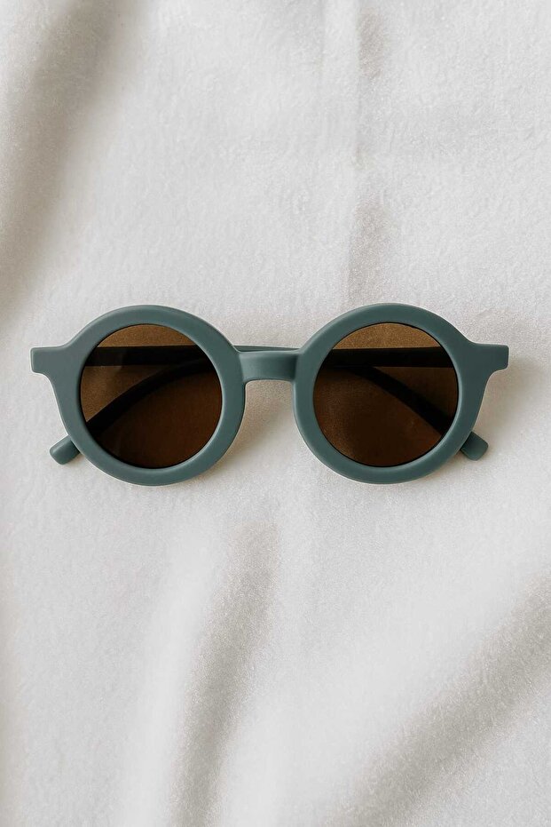 Ultra Stylish and Safe Children's Sunglasses