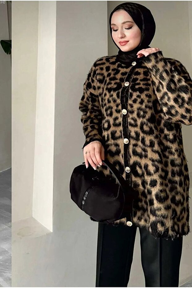 Leopard Printed Women's Luxury Knit Cardigan