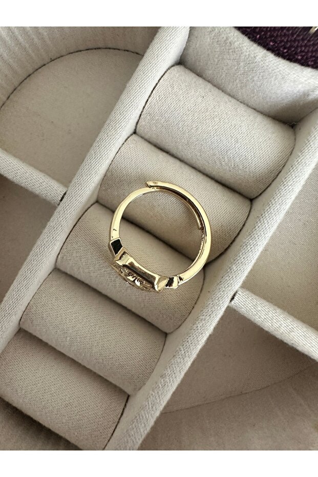 خاتم ذهبي رباعي الشكل من ماركة - 2