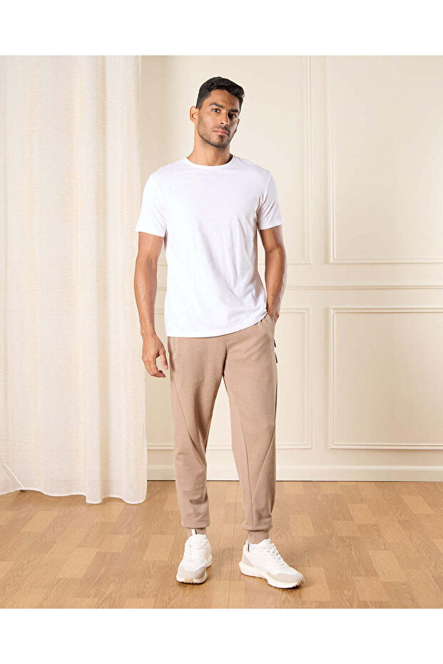 بنطال رياضي رجالي سادة باللون البيج - 2