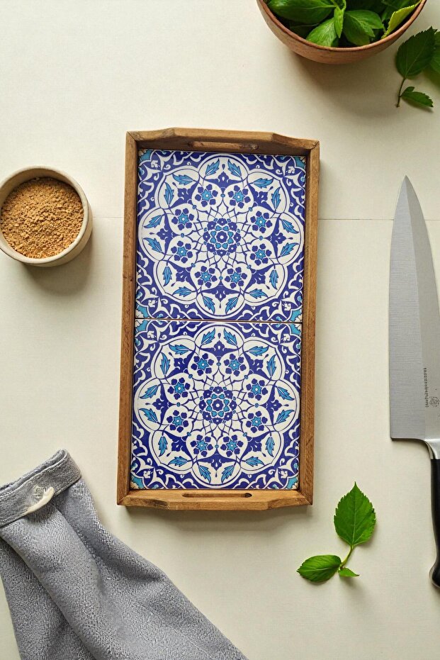 صينية تقديم خشبية مزخرفة ببلاط كوتاهيا، مصنوعة يدوياً، بإطار من خشب الزان