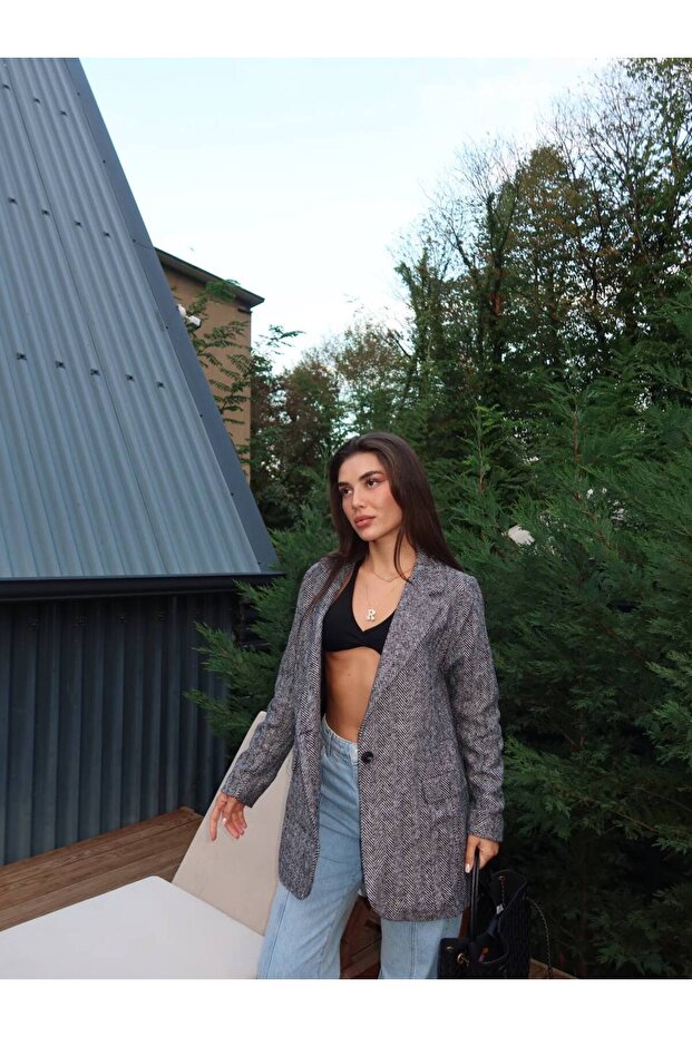 سترة بليزر بصف أزرار واحد ومزينة بتفاصيل على الكوع - 3