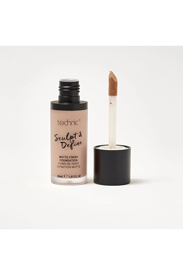Matte Sculpt and Define Foundation