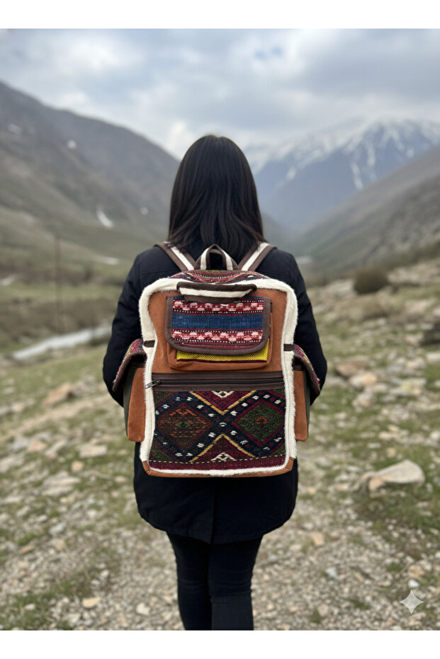 Handwoven Wool & Nubuck Leather Backpack – Kilim Patterned, Lined, with Flap Side Pockets