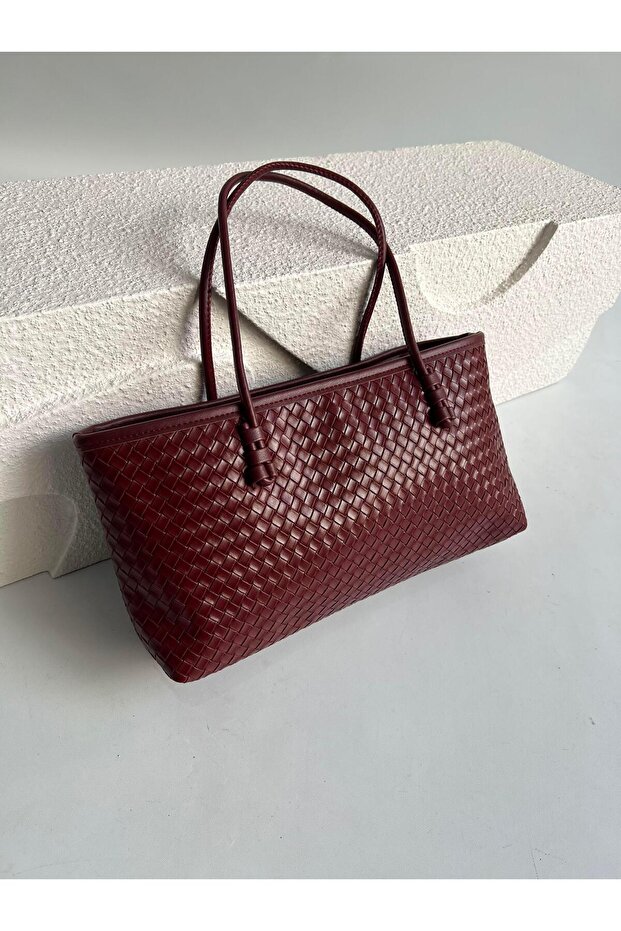 Merlo Model Hand and Women's Shoulder Bag Claret Red