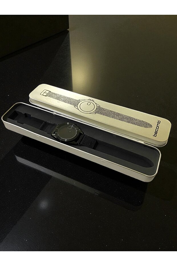 A clock without a clock and without time, a work of art from Pecombe designed for those who persevere in their work and don't care about time. - 8