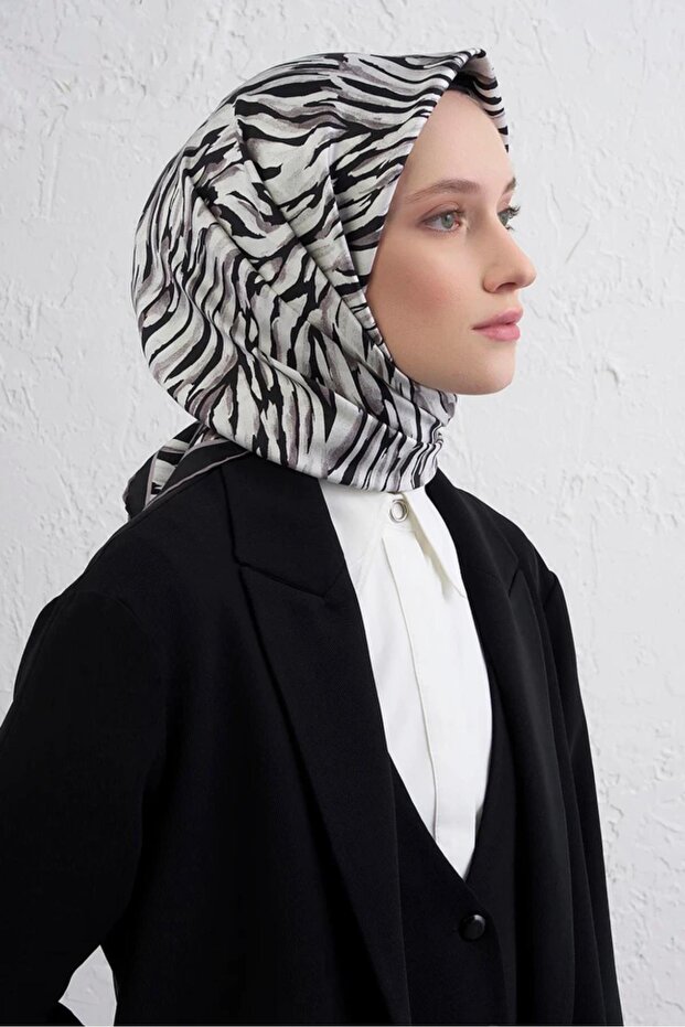 Twill Silk Scarf 2026 Winter Season 9435D02-09
