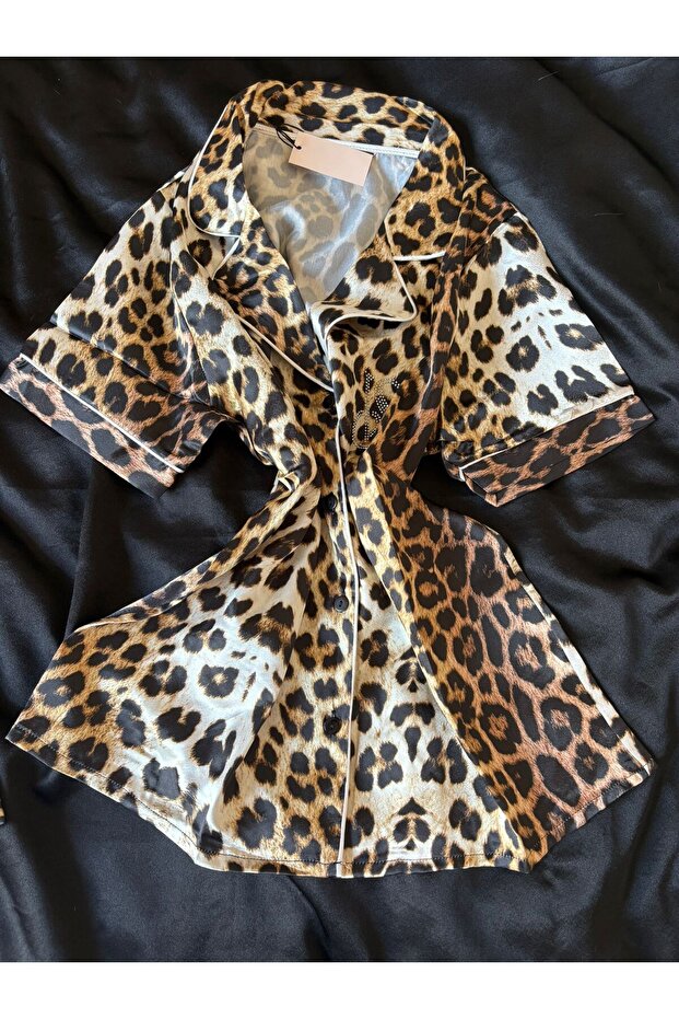 طقم ساتان مع شورت بنقشة الفهد - 2