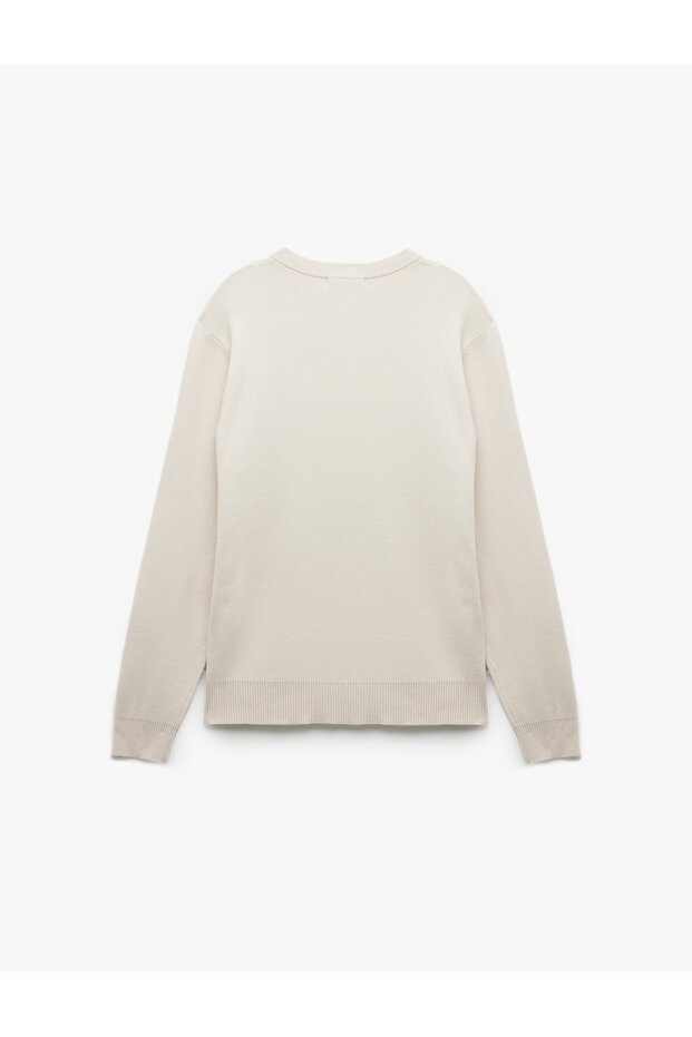 Langärmliger Basic-Strickpullover mit Rundhalsausschnitt - 4