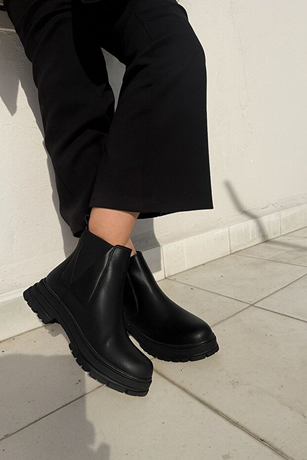 Üçgen Lastikli Kalın Taban Postal Bot - 1