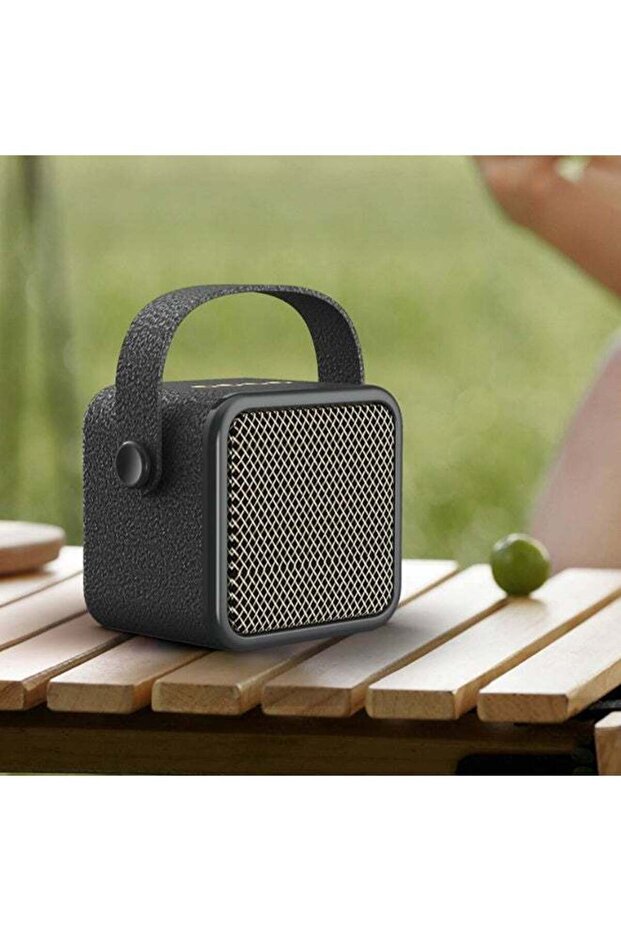 i7 Mini Outdoor Desktop Wireless Bluetooth Speaker