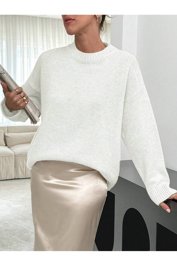 Soft Textured Oversized Basic Sweater - 2