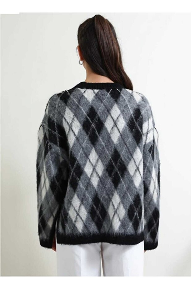 Zero-Neckline Diamond-Patterned Standard Size Suitable for Sizes S to 2XL, Soft and Medium-Length Draped Sweater with a Beard-Like Texture. - 3