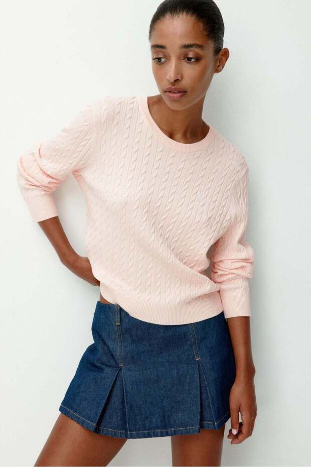 Cable-knit jumper