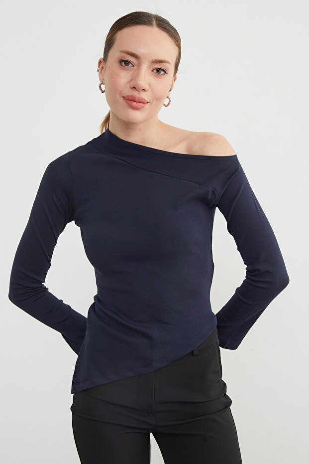 Basic Asimetrik Yırtmaçlı Tek Omuz Bluz - 5