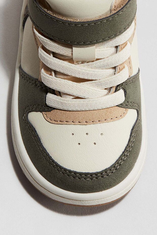 Colour-blocked hi-top trainers