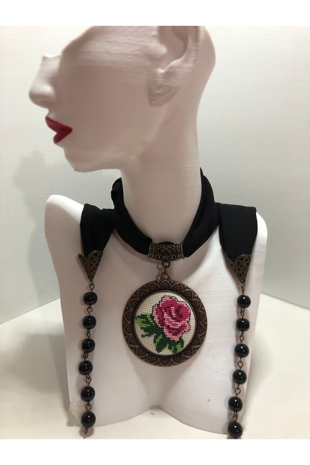 Kanaviçe İşlemeli Fular Kolye - 1