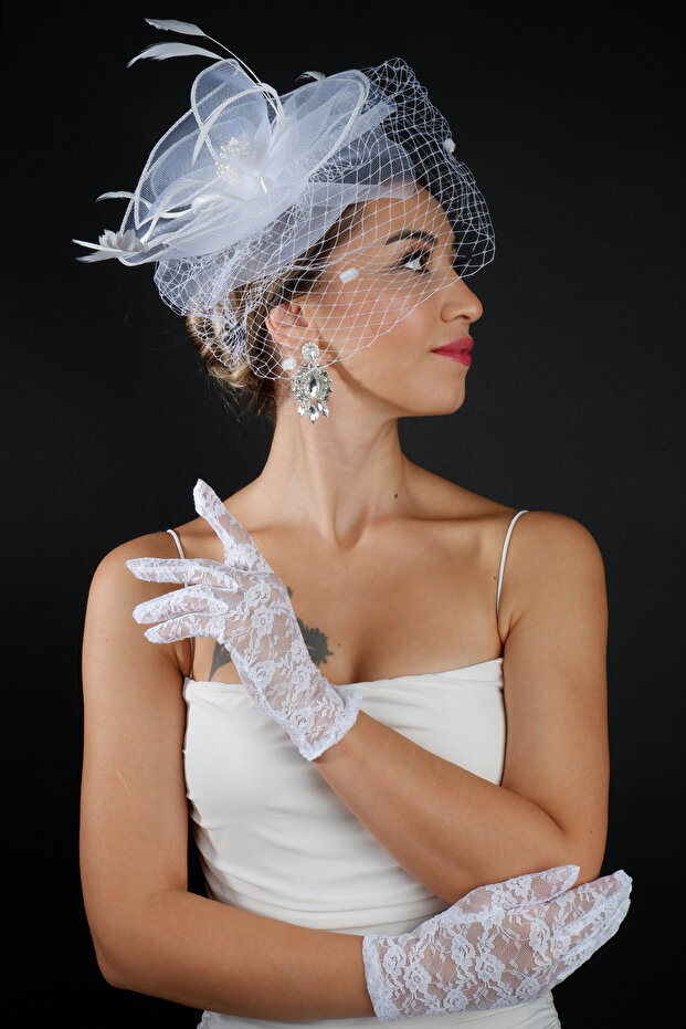 Elegant Feathered Tulle Wedding Cap Hat and Lace Embroidered White Bridal Gloves Wedding Accessory