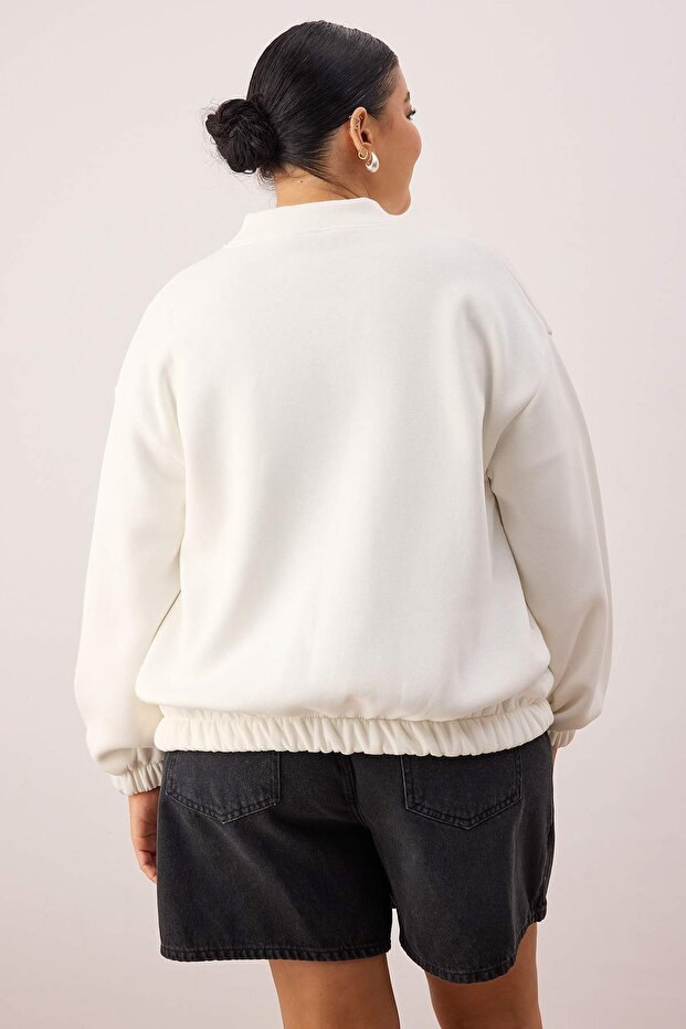 Ekru Bomber Yaka Oversize/Geniş Kalıp Önü Fermuarlı Büyük Beden Sweatshirt TBBAW26AO00038 - 4