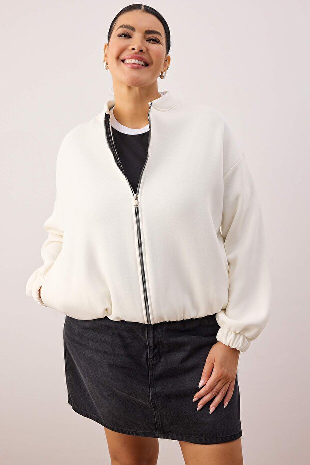 Ekru Bomber Yaka Oversize/Geniş Kalıp Önü Fermuarlı Büyük Beden Sweatshirt TBBAW26AO00038 - 1