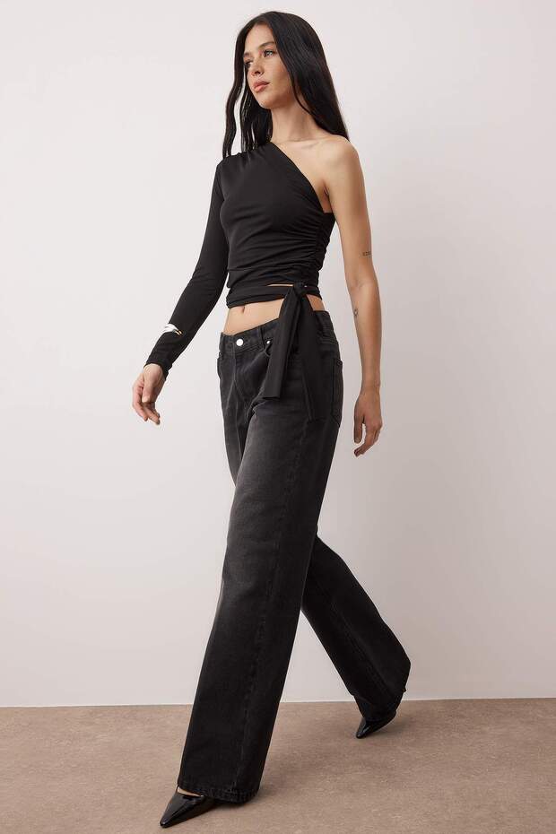 Siyah Fitted/Vücuda Oturan Bağlama Detaylı Tek Kol Crop Esnek Örme Bluz TWOAW23BZ00094 - 2