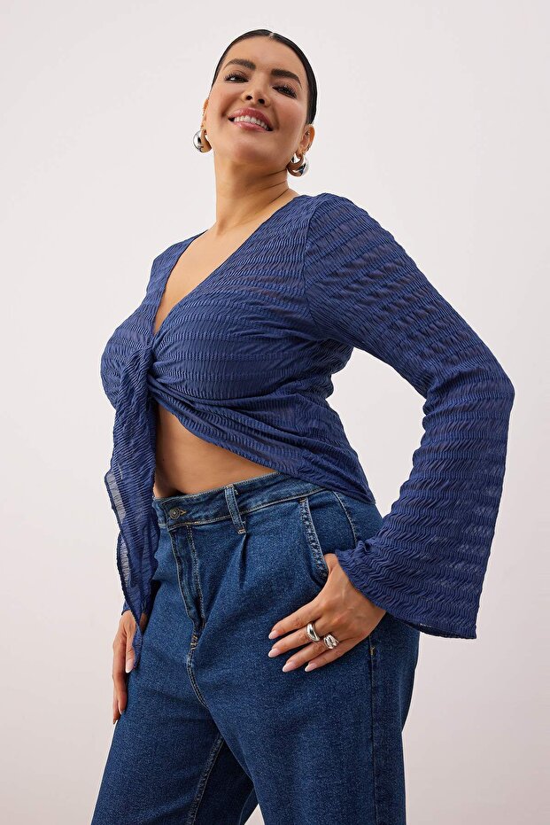Indigo Gofre Dokulu Kumaş Crop Boy Örme Büyük Beden Bluz TBBAW26AF00082 - 2