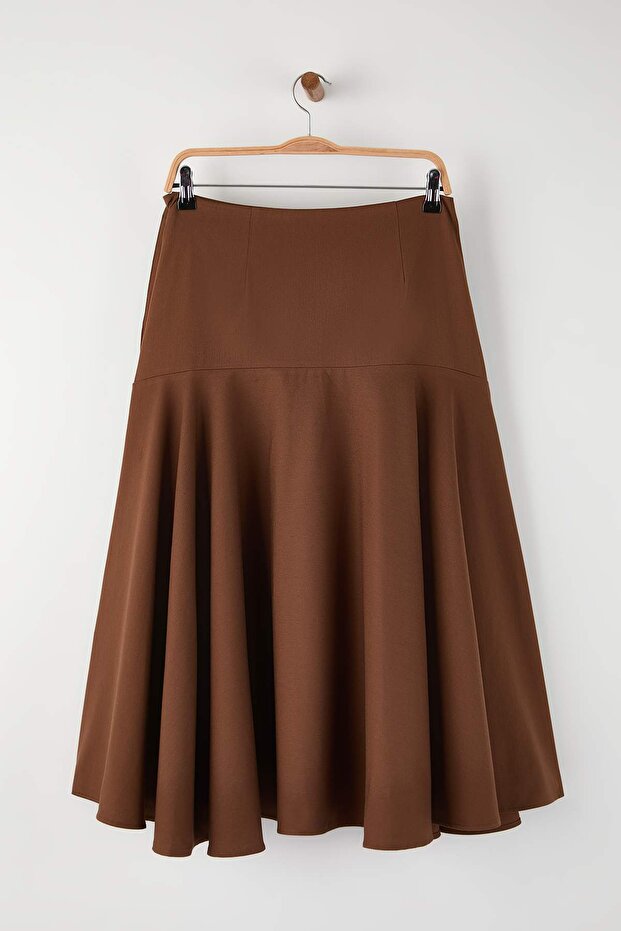 Koyu Kahverengi Düğme Detaylı Midi Boy Gabardin Pamuklu Kloş Etek TWOAW26ET00033 - 9