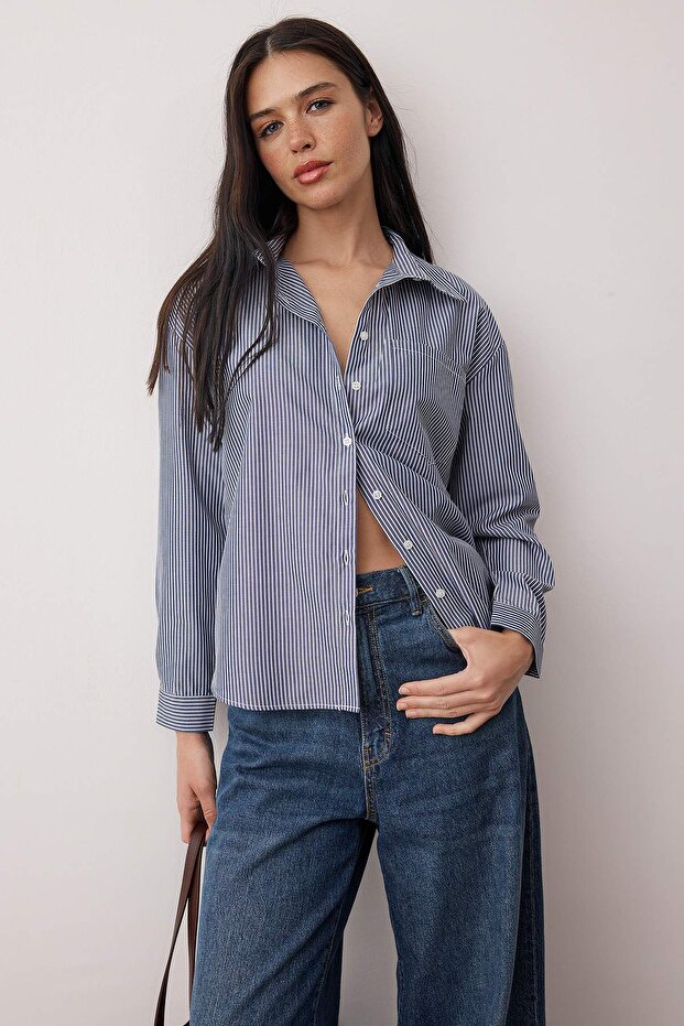 Lacivert Çizgili Oversize/Geniş Kalıp Gömlek TWOAW26GO00126 - 1