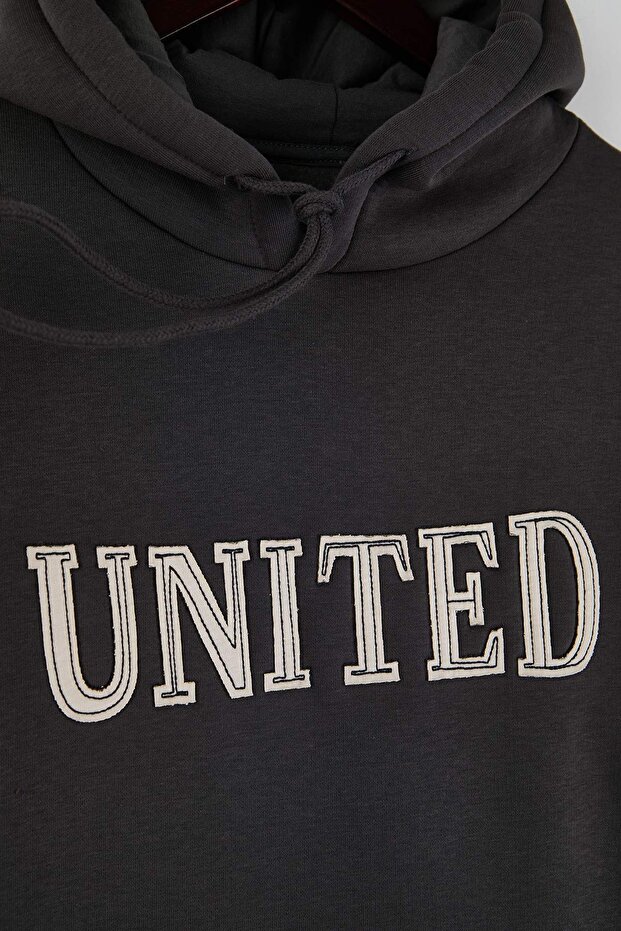Antrasit Oversize/ Geniş Kesim Aplike Nakışlı Sweatshirt TMNAW26SW00056 - 9