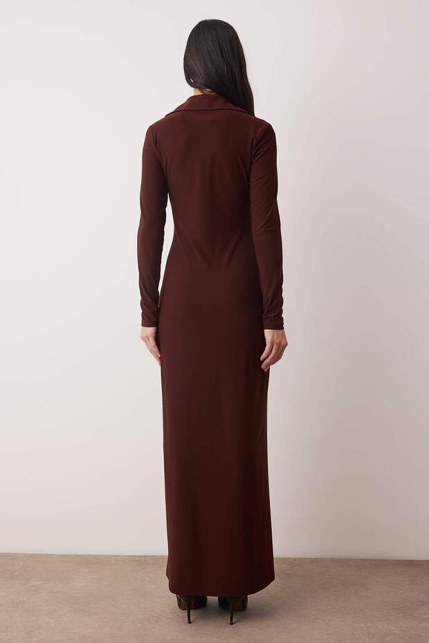 Kahverengi Polo Yaka Düğmeli Bodycone/Vücuda Oturan Maxi Örme Elbise TWOAW26EL00110 - 4