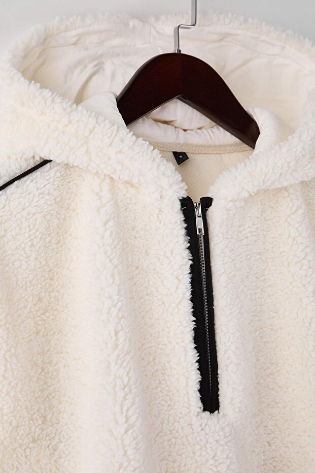 Ekru Biye Detaylı Oversize/Geniş Kalıp Peluş Kapüşonlu Kalın Örme Sweatshirt TWOAW26SW00229 - 7